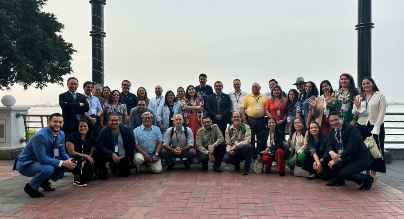 Foto participantes Taller de Políticas Regionales y Medidas de Manejo en Áreas Protegidas para la Conservación de la Megafauna Marina Migratoria