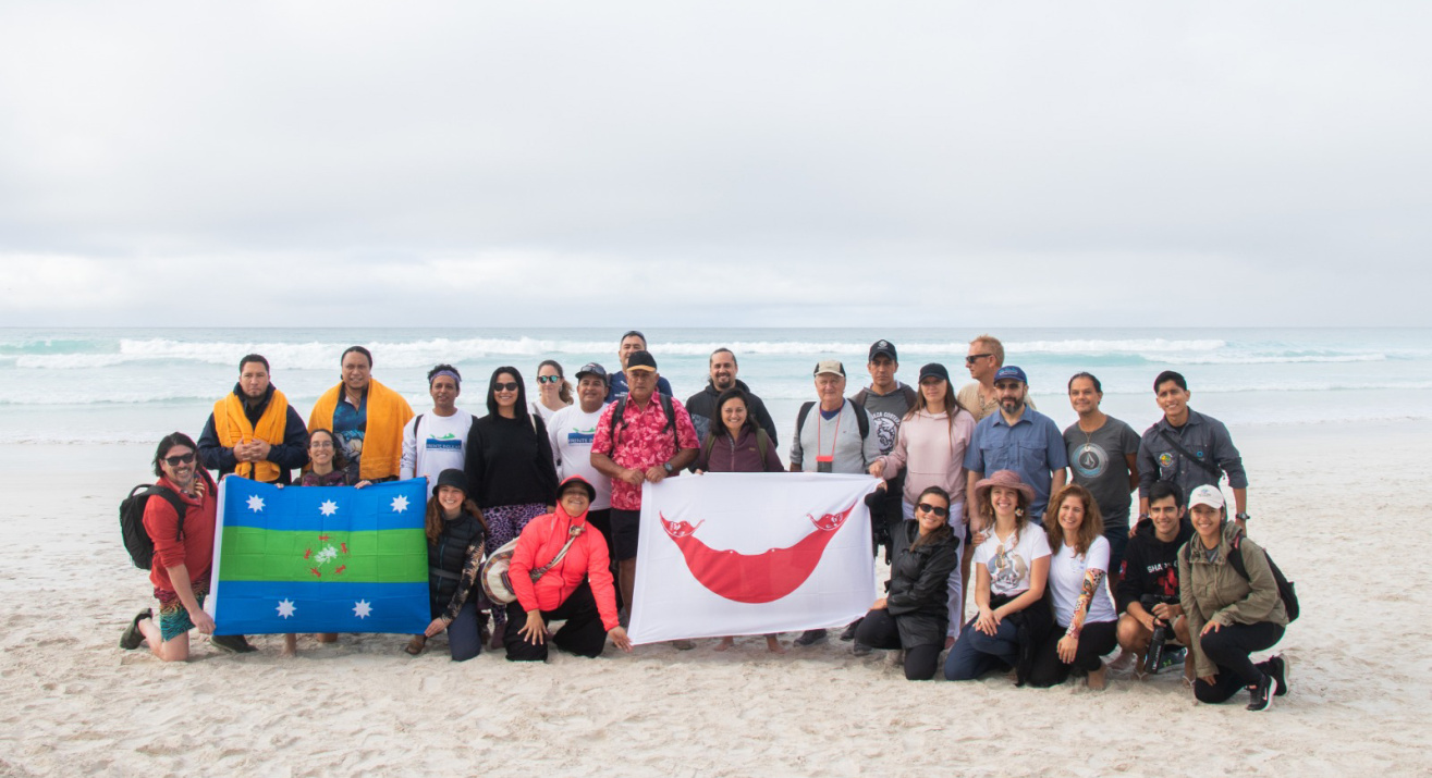Grupo de personas participantes del Encuentro de Áreas Marítimas Protegidas Insulares del Pacífico Tropical Este