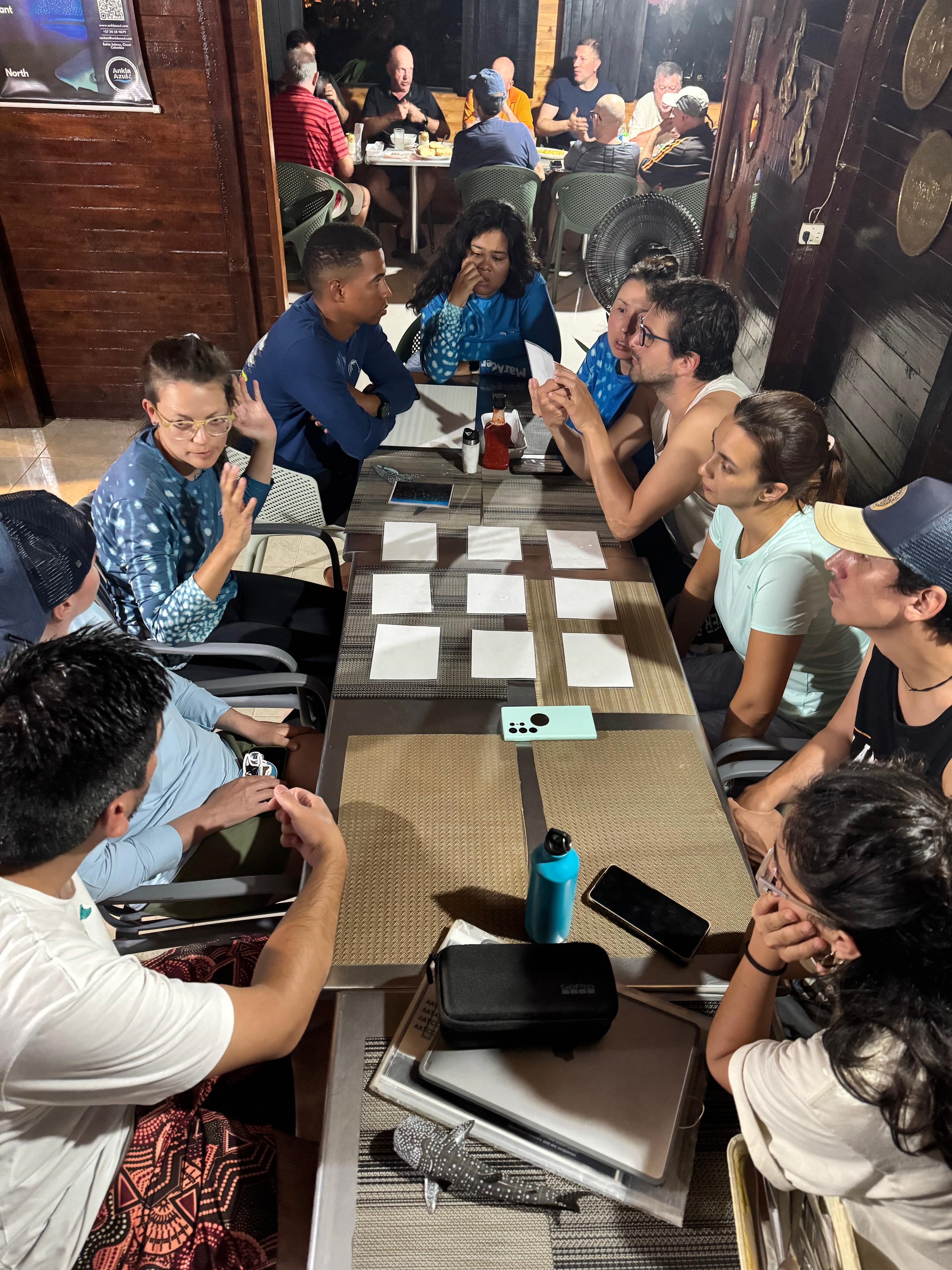 Foto de reunión del proyecto